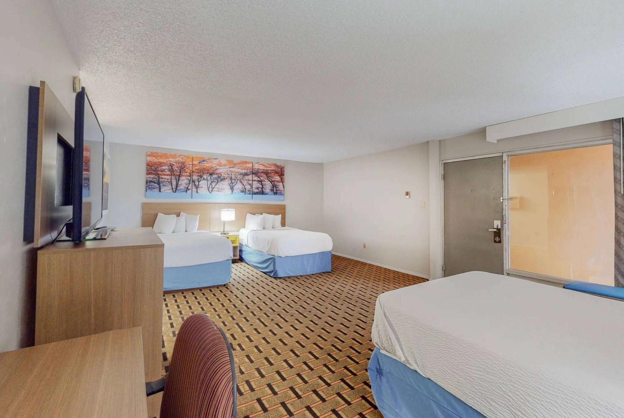 Days Inn By Wyndham Сокорро Экстерьер фото