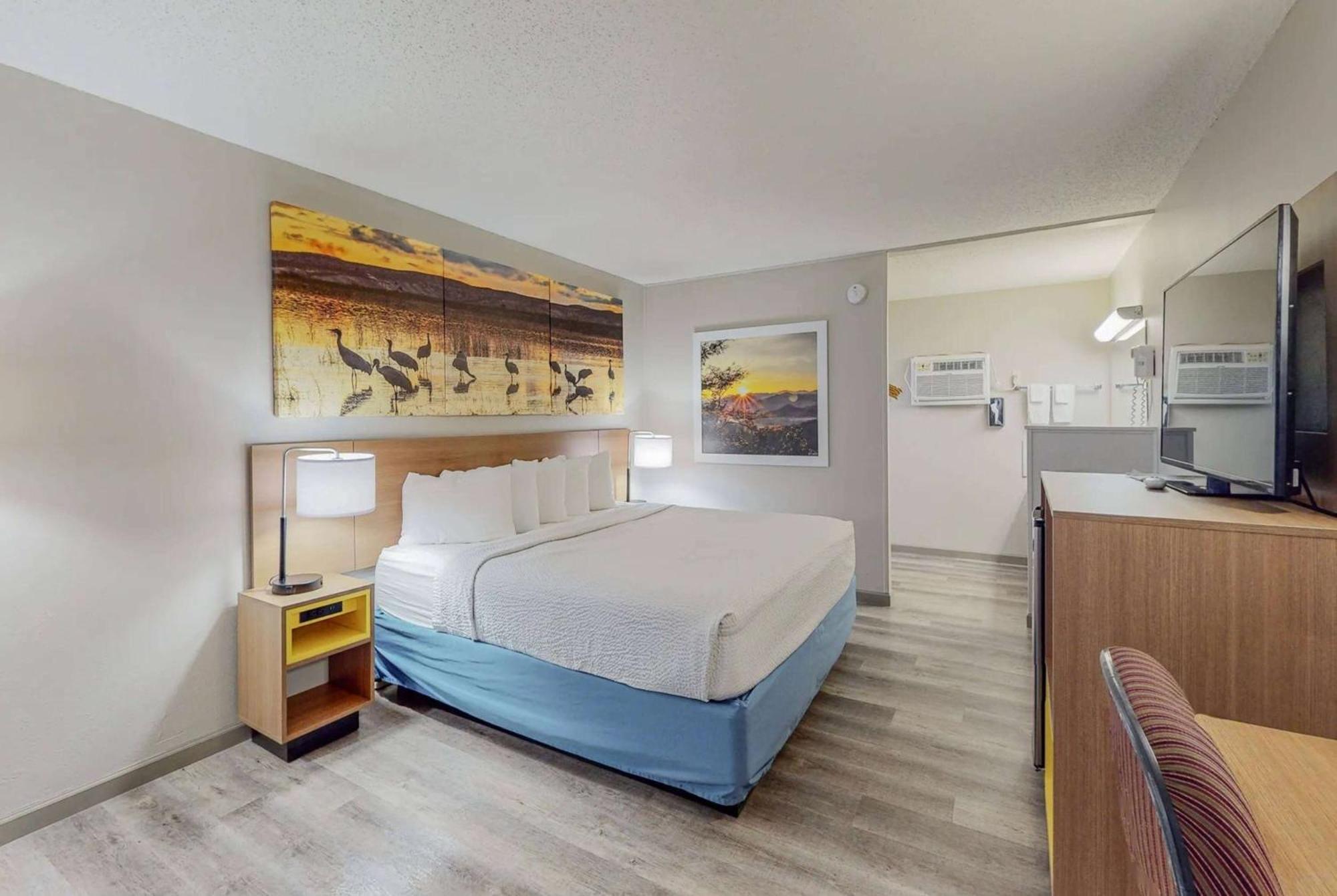 Days Inn By Wyndham Сокорро Экстерьер фото