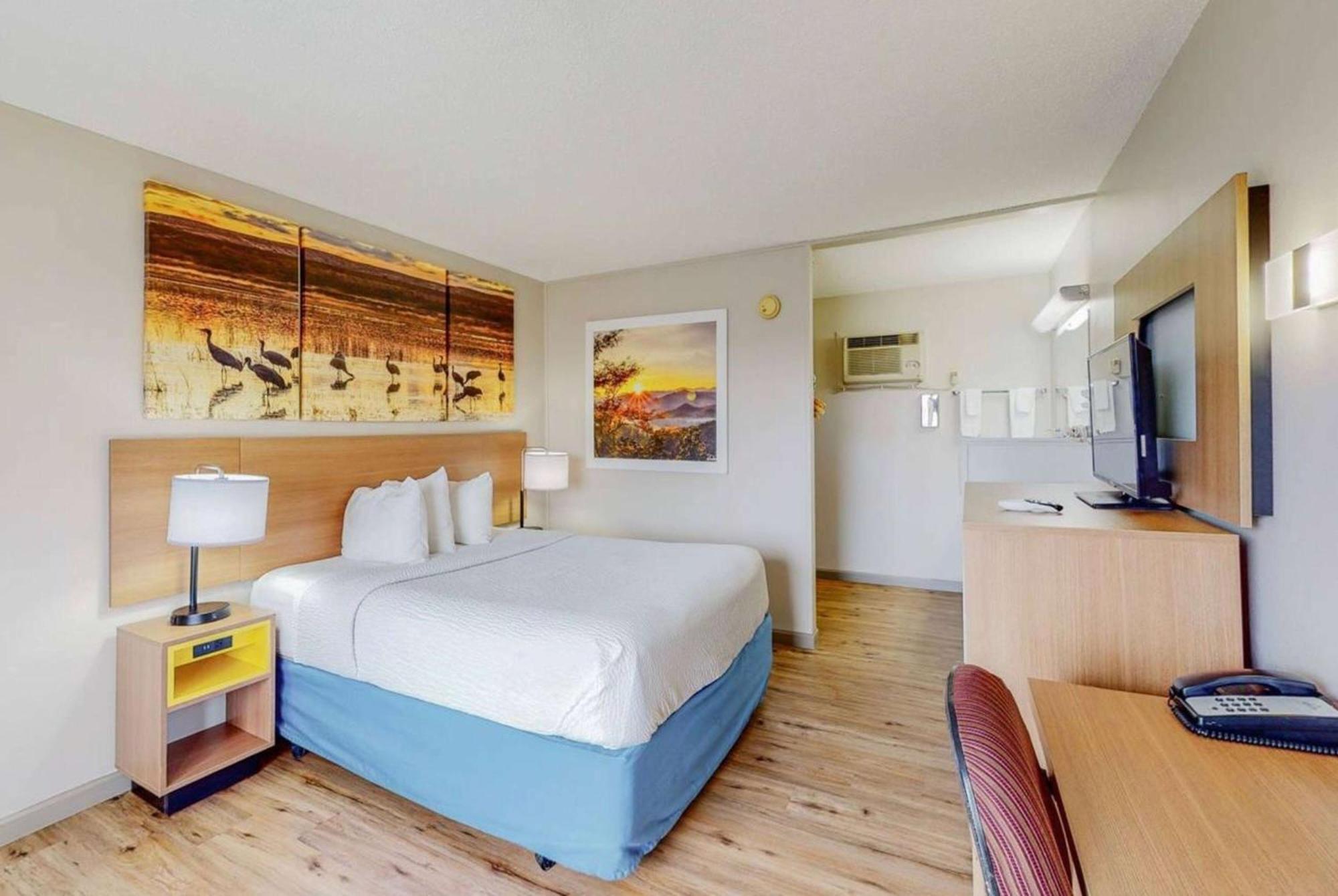 Days Inn By Wyndham Сокорро Экстерьер фото